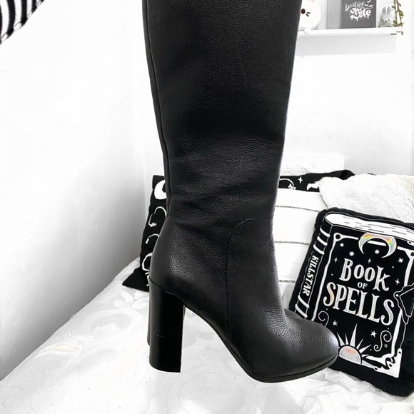 Knee High Leather Platform Boot - Picture 4 of 10